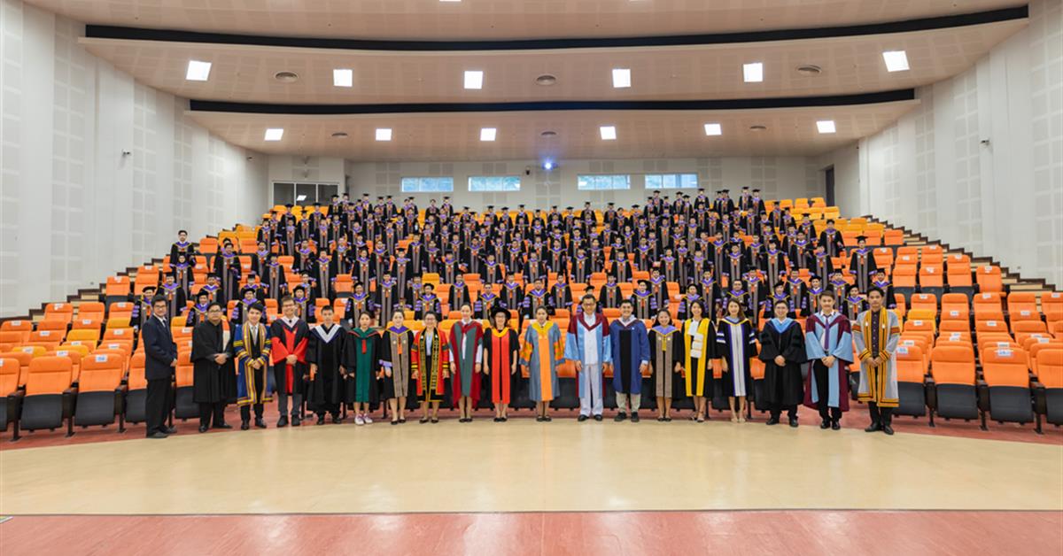 คณะกรรมการดำเนินงานพิธีพระราชทานปริญญาบัตร คณะศิลปศาสตร์ ดำเนินการฝึกซ้อมบัณฑิต เพื่อเตรียมความพร้อมการเข้ารับพระราชทานปริญญาบัตร ประจำปีการศึกษา ๒๕๖๕
